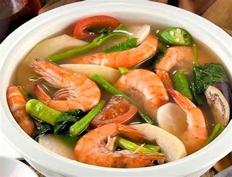 Sinigang na Hipon: A Sour and Savory Symphony for Your Taste Buds!