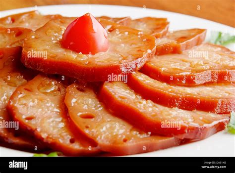  Huangshi Lotus Root Stuffed with Sticky Rice and Minced Pork: Can Spicy Simplicity Truly Delight Your Palate?