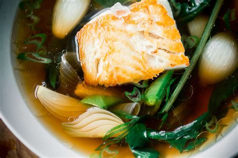  Sanming White Fish Soup: A Flavorful Symphony of Umami and Earthy Delights?