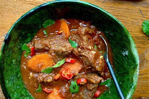  Spicy, Aromatic Lamb Stew: Can This Ankang Delicacy Conquer Your Taste Buds?